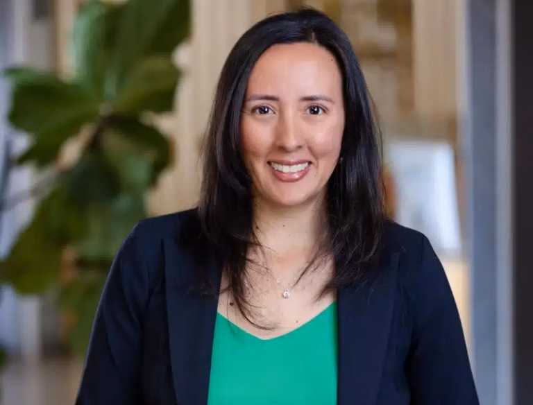 Portraits 07Dec22 Elaine22 1 768x584